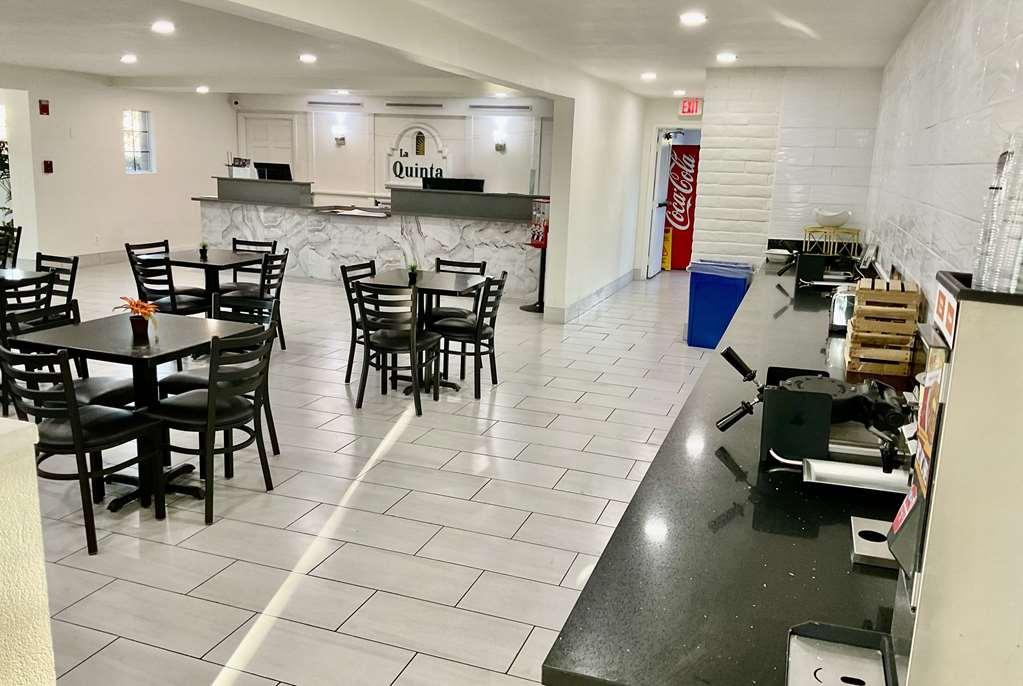 拉金塔斯托克顿酒店 设施 照片